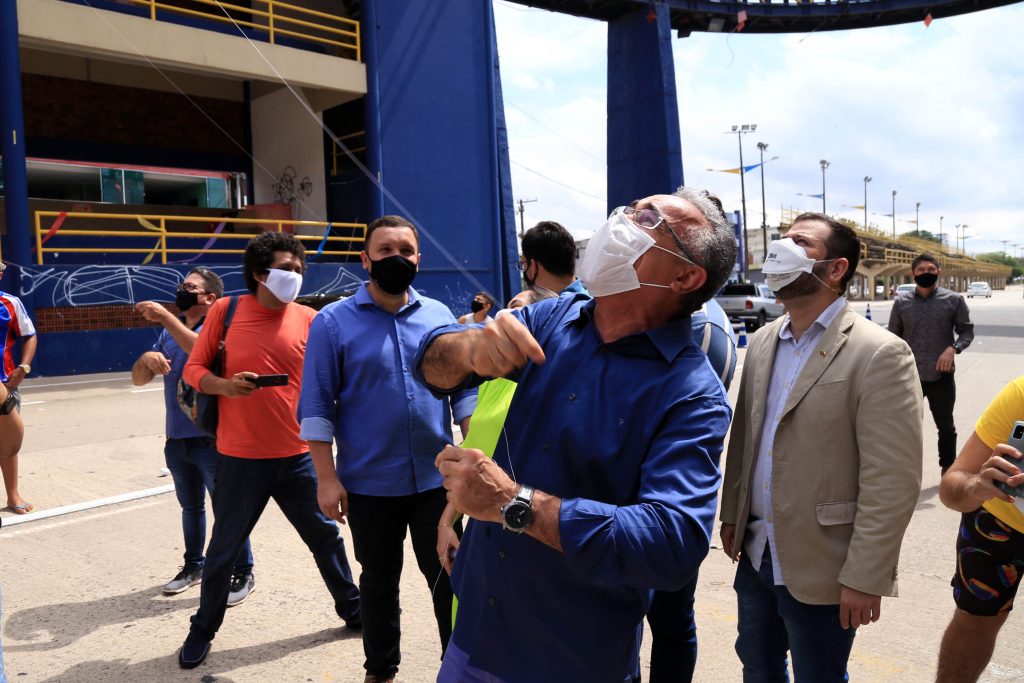 Edmilson Rodrigues participa do Pipaço na Aldeia Cabana